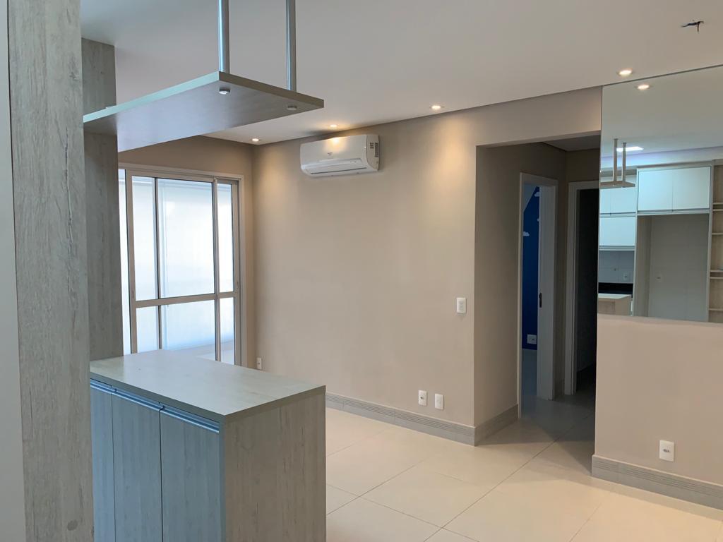 Apartamento à venda com 2 quartos, 70m² - Foto 3