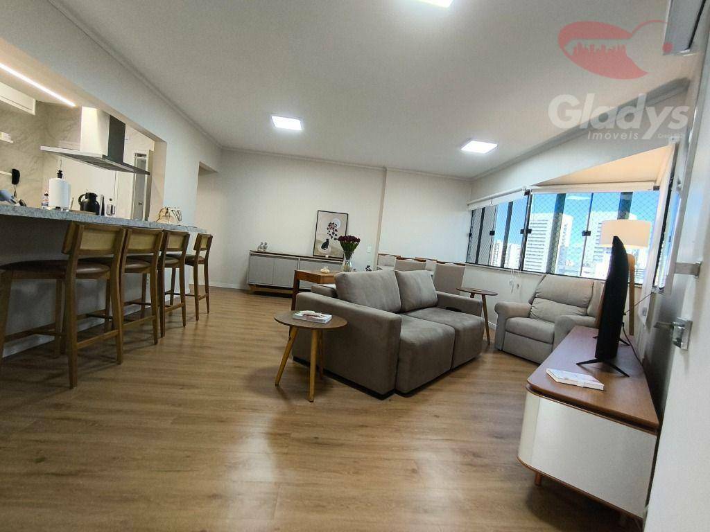 Apartamento à venda com 3 quartos, 107m² - Foto 9