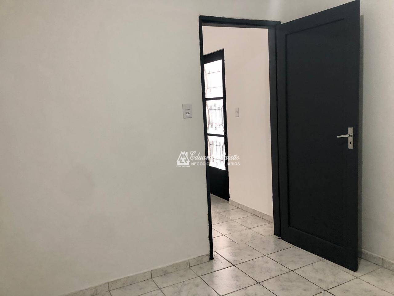 Casa à venda com 3 quartos, 220m² - Foto 8