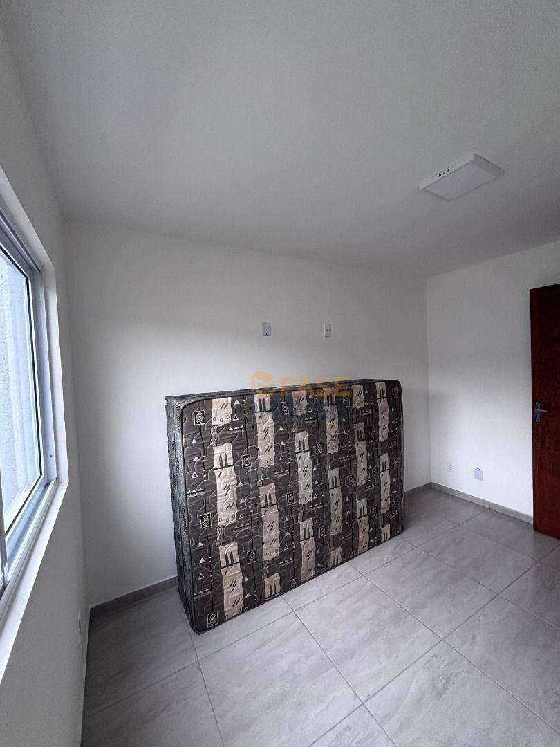 Casa à venda com 2 quartos, 1m² - Foto 11