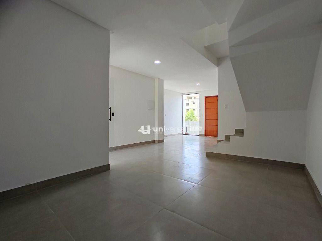 Casa à venda com 3 quartos, 150m² - Foto 3