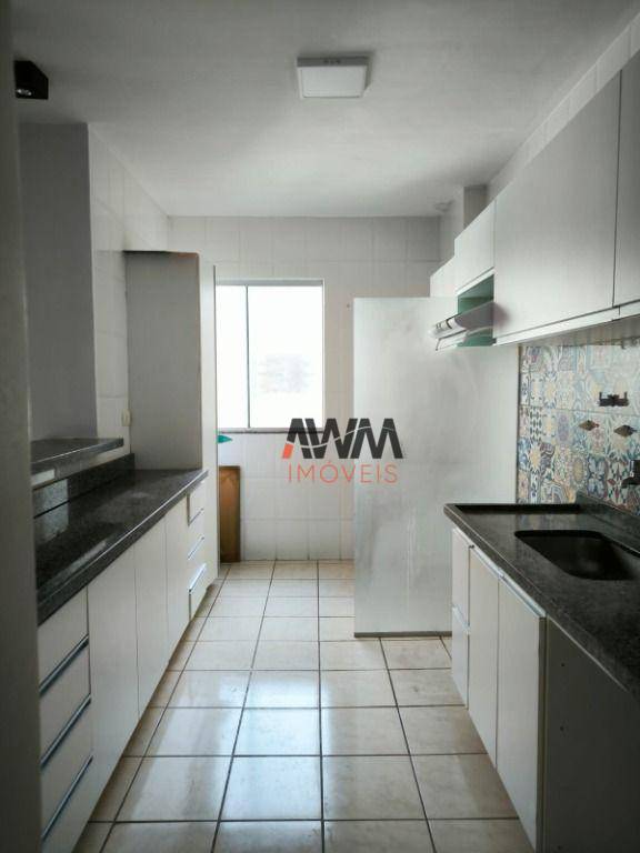 Apartamento à venda com 2 quartos, 64m² - Foto 2