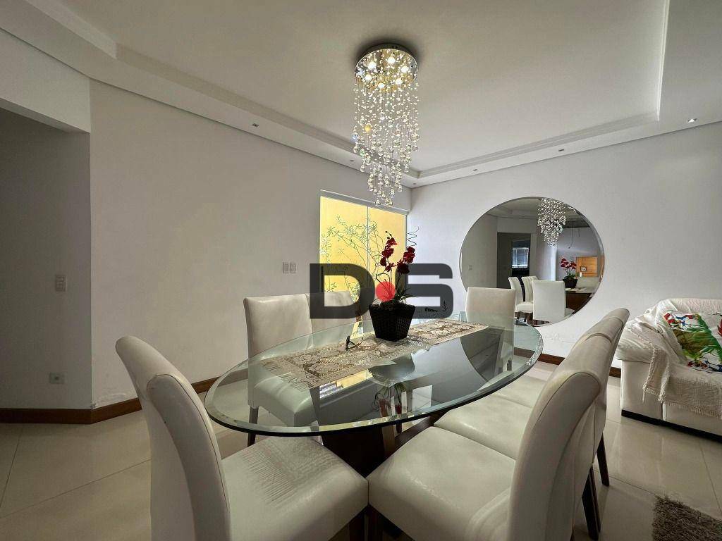 Casa à venda com 3 quartos, 190m² - Foto 3