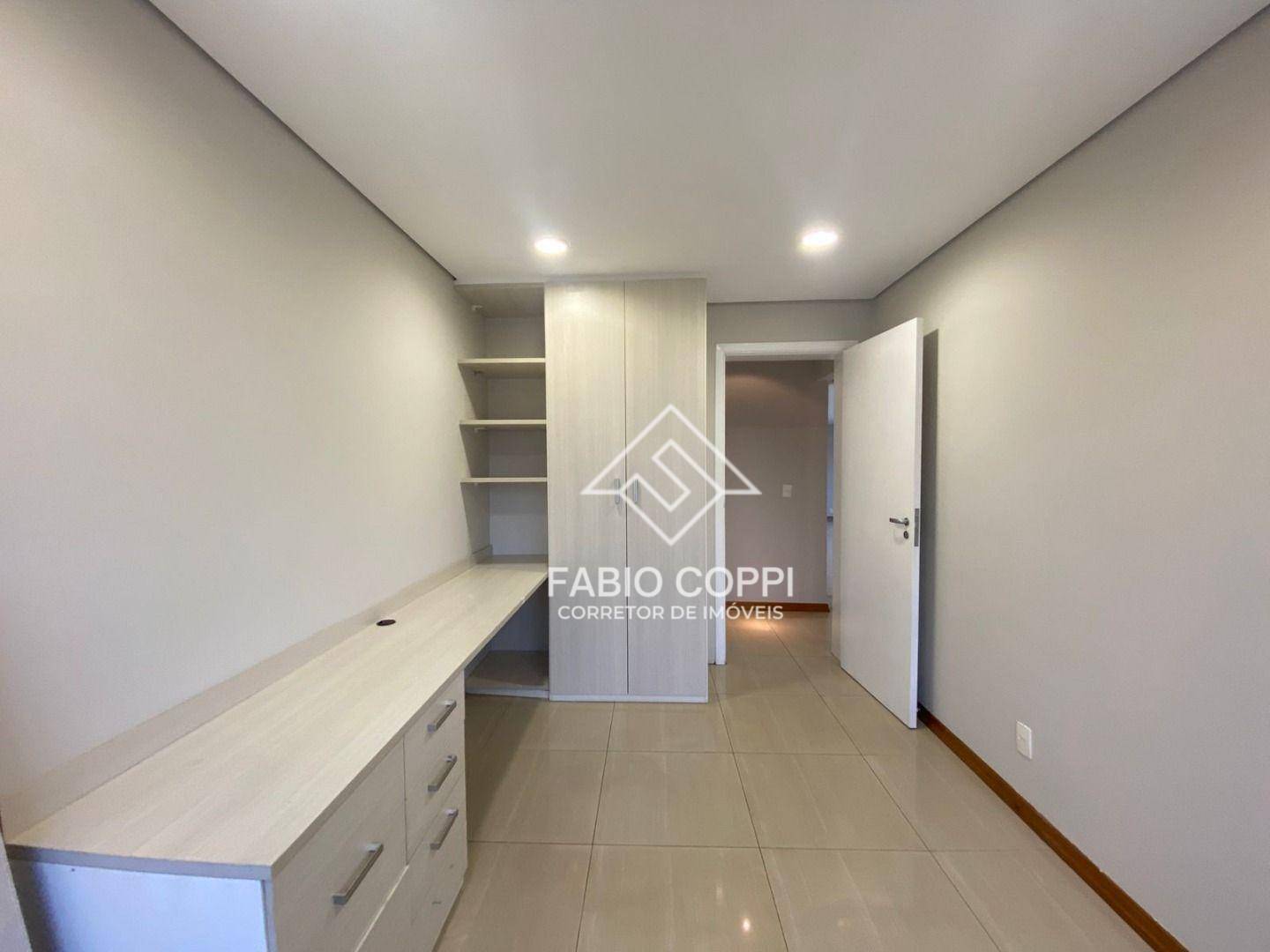 Casa de Condomínio à venda com 3 quartos, 320m² - Foto 19