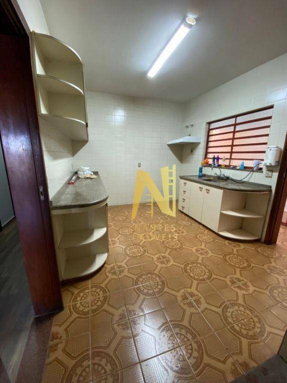 Casa à venda com 4 quartos, 274m² - Foto 12