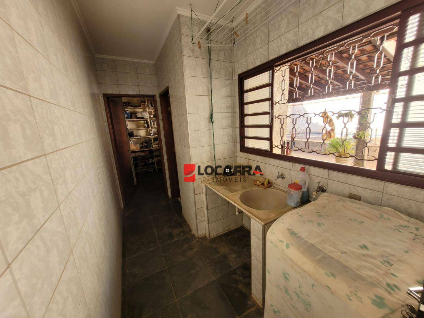 Sobrado à venda com 4 quartos, 324m² - Foto 31