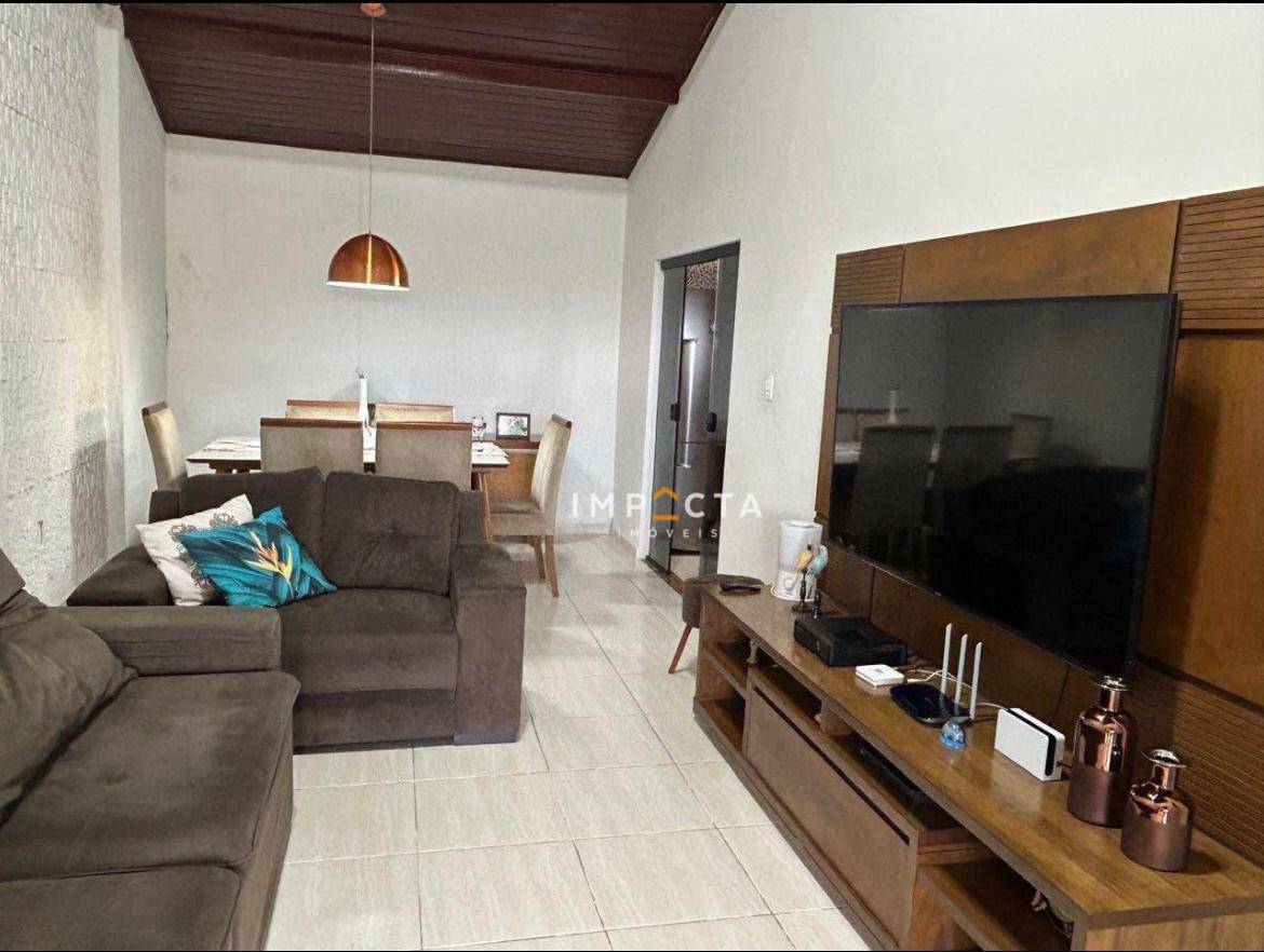 Casa à venda com 3 quartos, 200m² - Foto 1