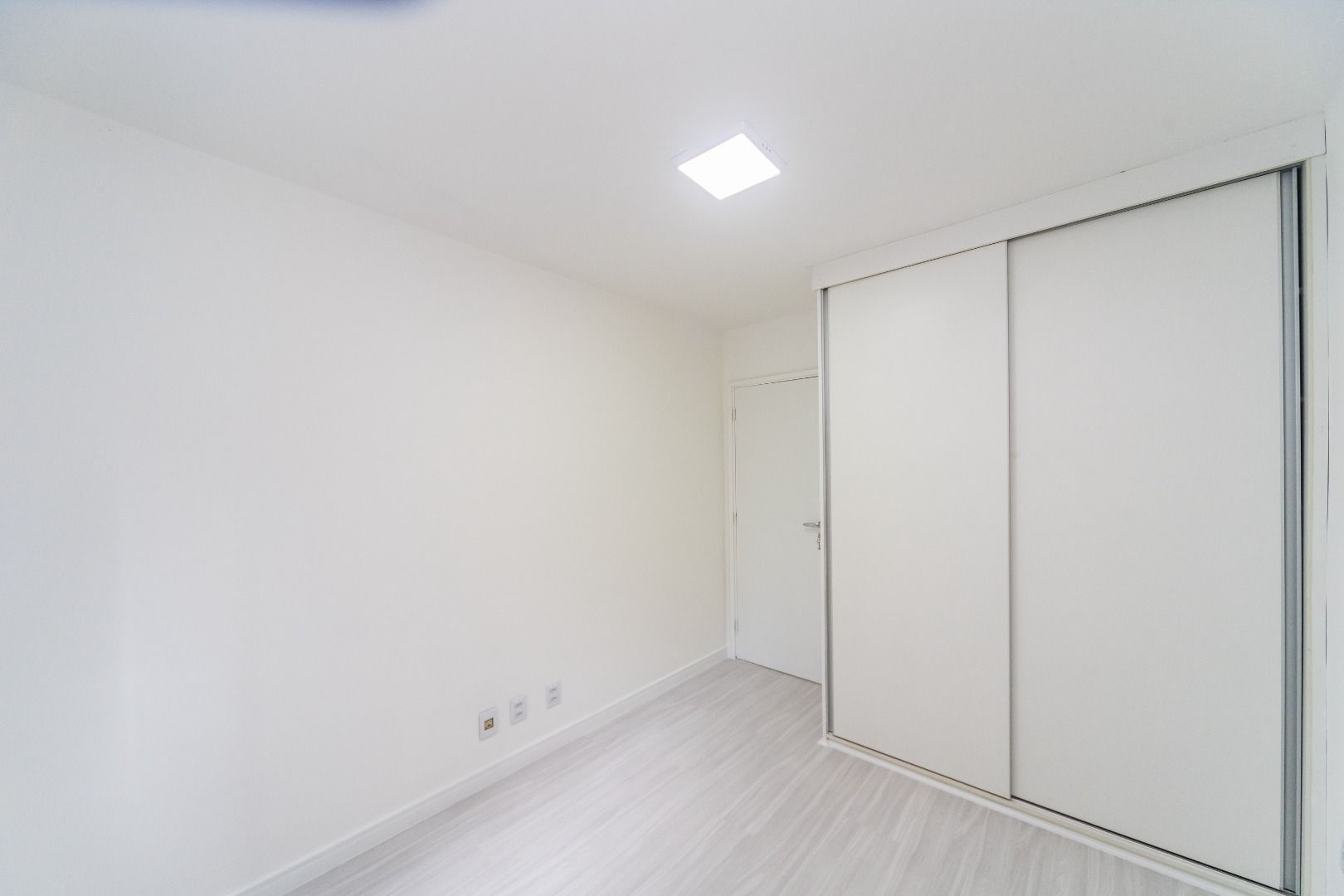 Apartamento à venda com 2 quartos, 61m² - Foto 23