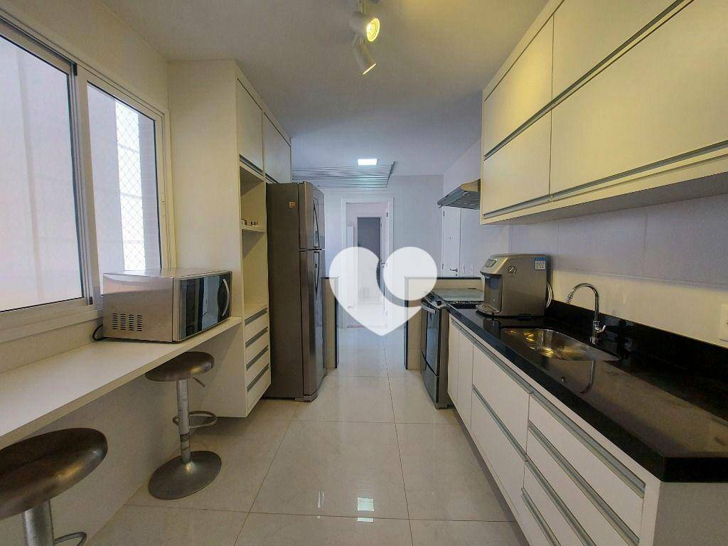 Apartamento à venda com 4 quartos, 250m² - Foto 30