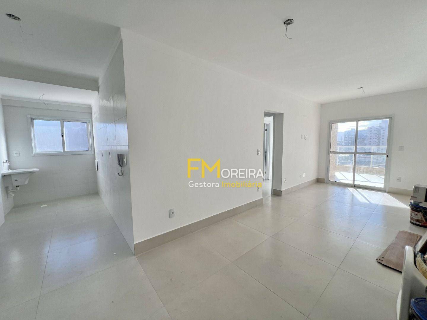 Apartamento à venda com 2 quartos, 77m² - Foto 4