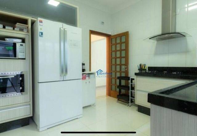 Sobrado à venda com 3 quartos, 250m² - Foto 2