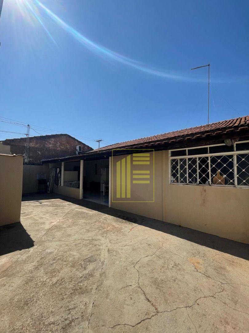 Casa, 3 quartos, 208 m² - Foto 35