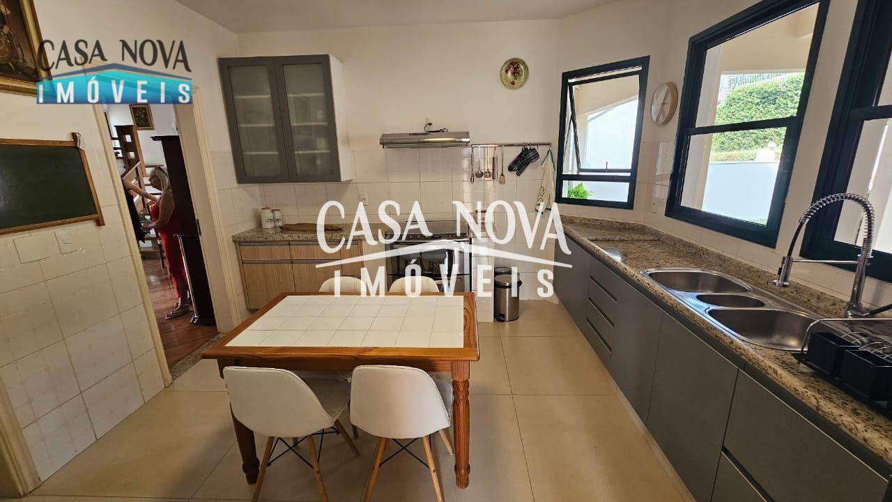 Casa de Condomínio para alugar com 4 quartos, 323m² - Foto 14