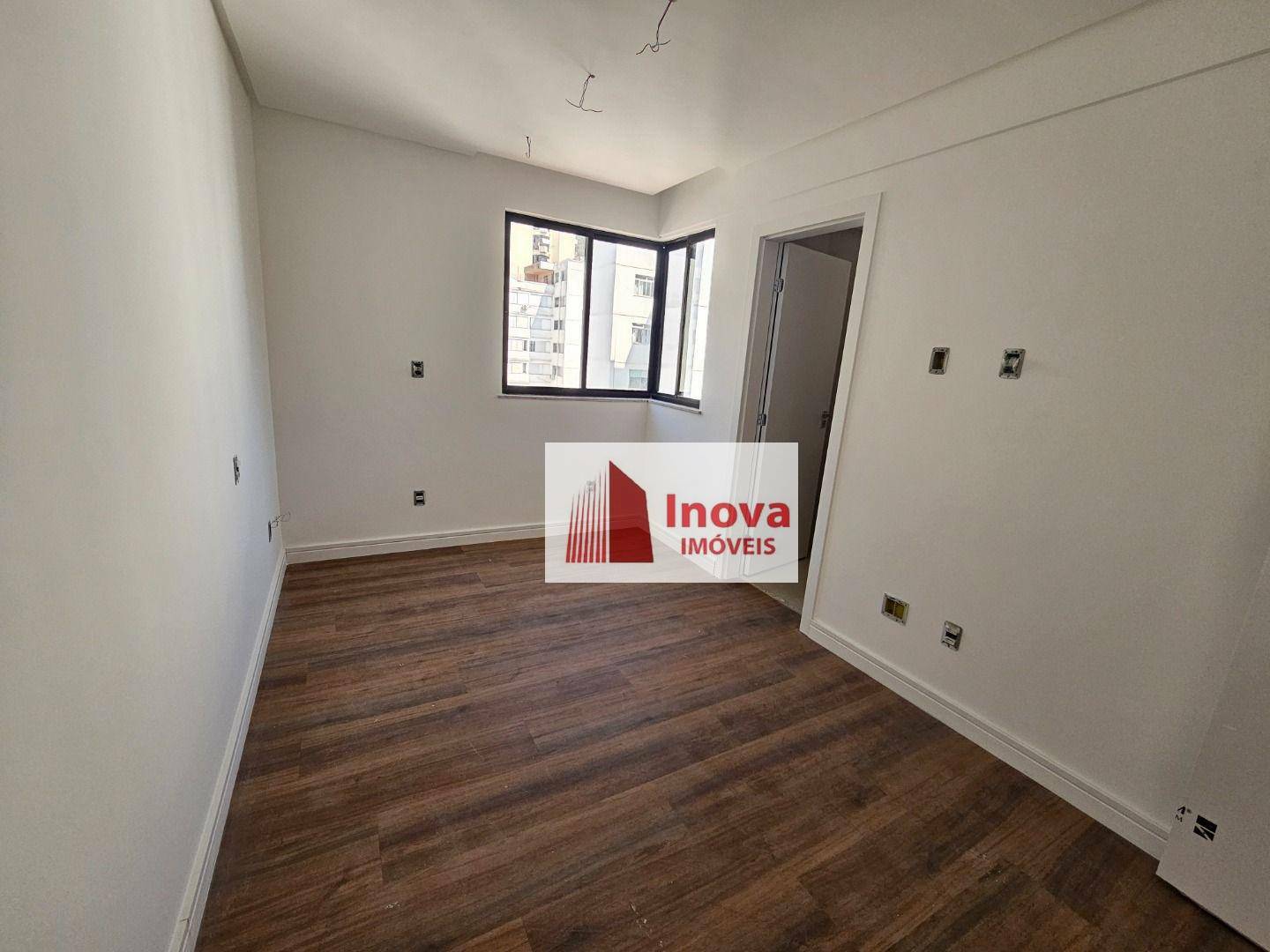 Apartamento à venda com 4 quartos, 170m² - Foto 33