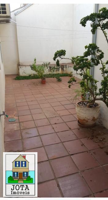 Casa à venda com 3 quartos, 250m² - Foto 11