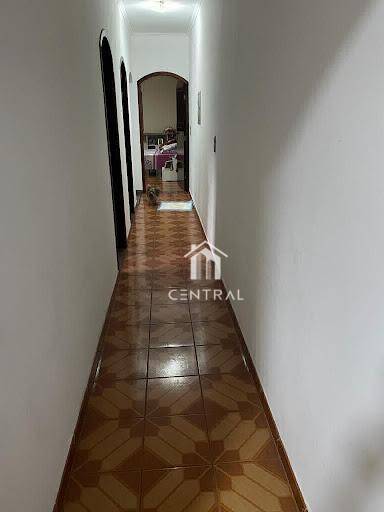 Sobrado à venda com 3 quartos, 180m² - Foto 3