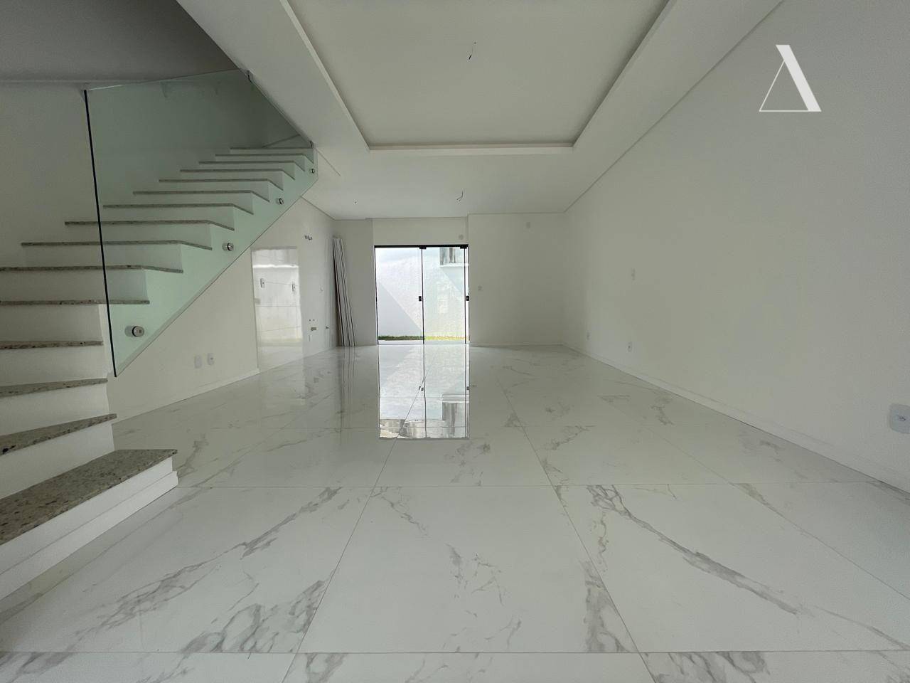 Casa à venda com 3 quartos, 111m² - Foto 3