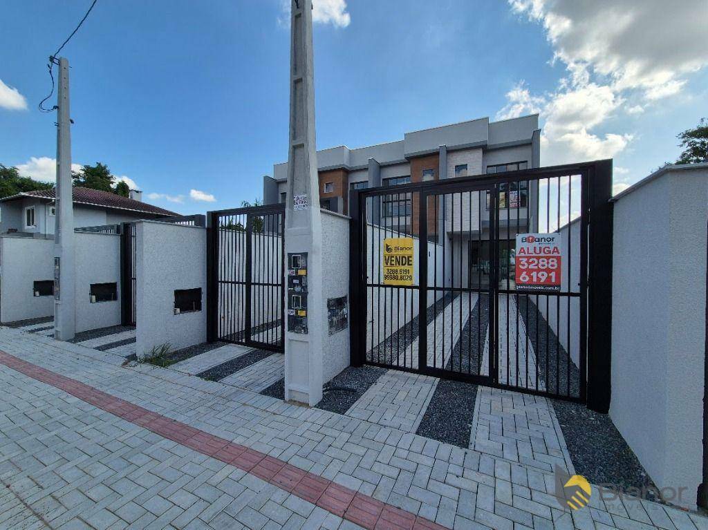 Casa à venda e aluguel com 2 quartos, 78m² - Foto 1