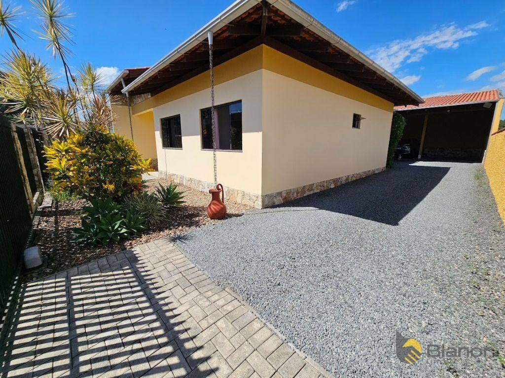 Casa à venda e aluguel com 3 quartos, 240m² - Foto 2