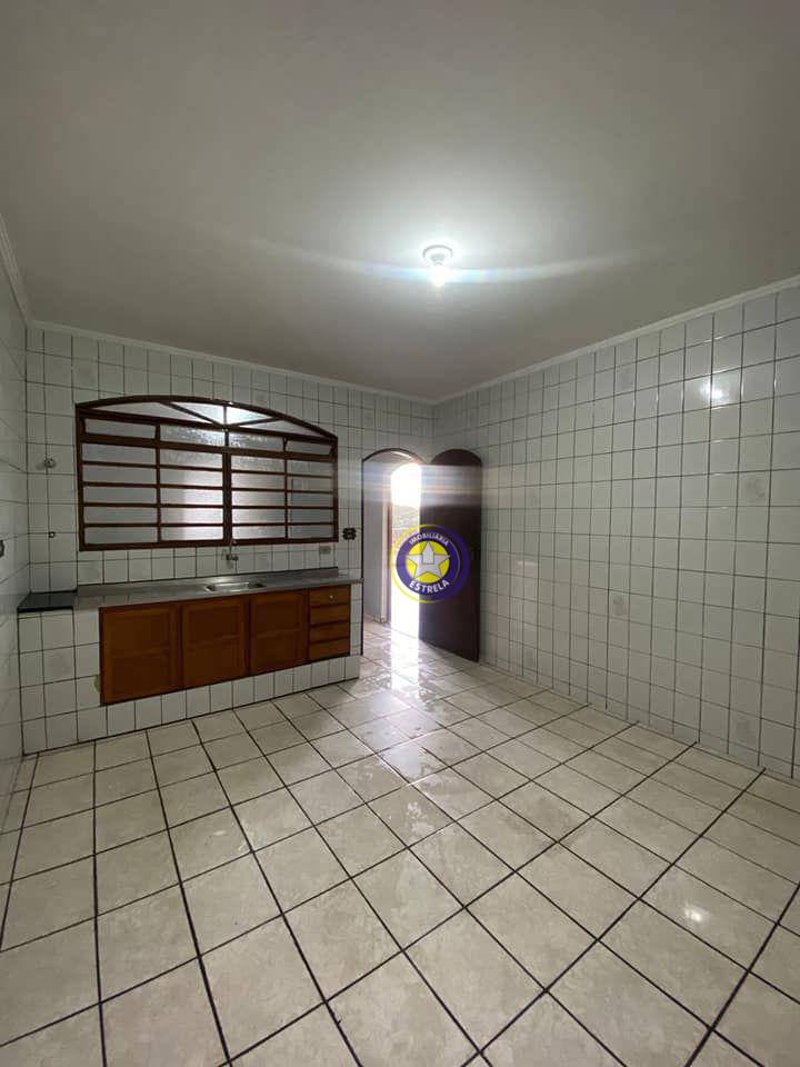 Casa para alugar com 3 quartos, 300M2 - Foto 4