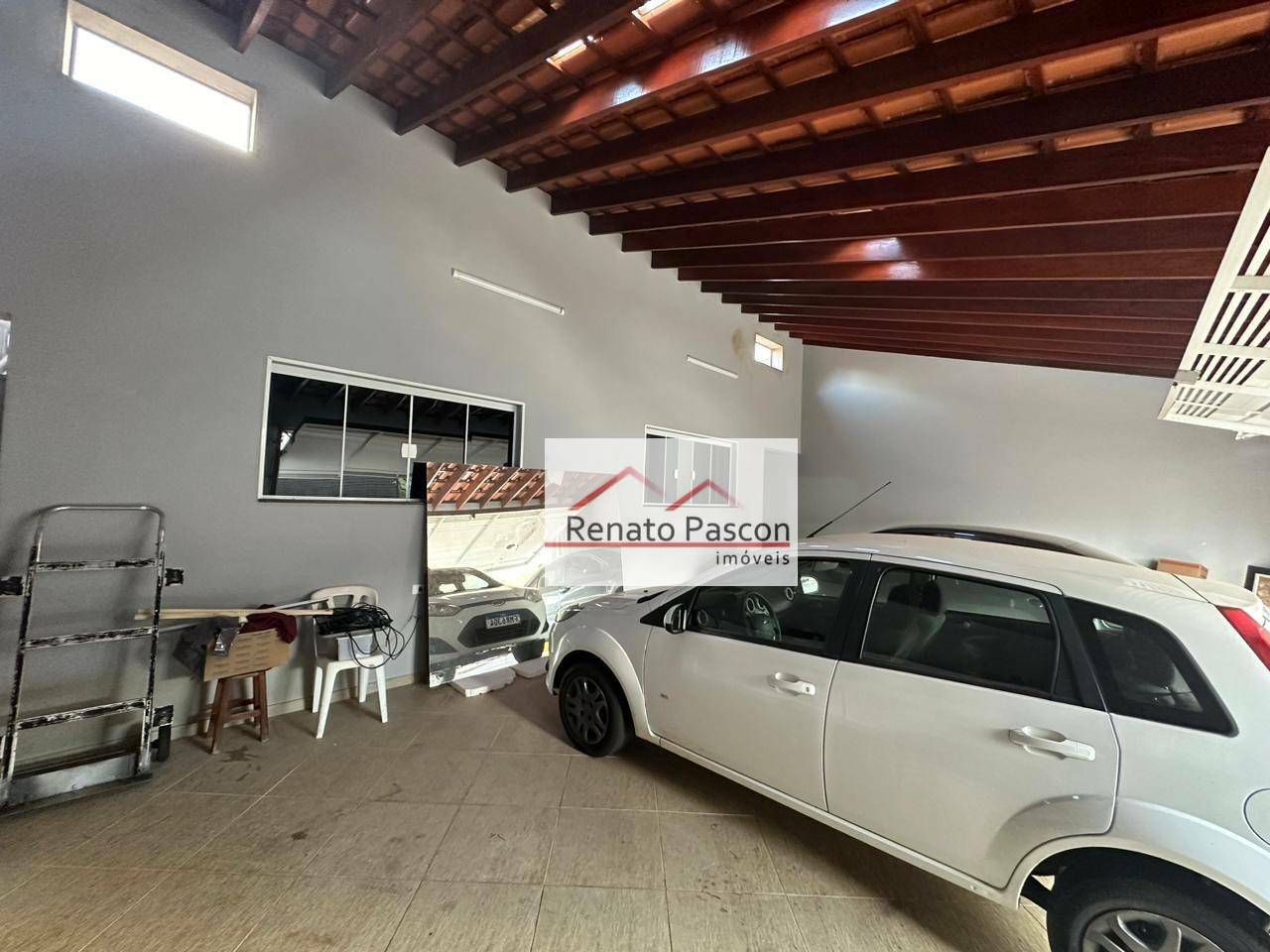 Casa à venda com 3 quartos, 173m² - Foto 1