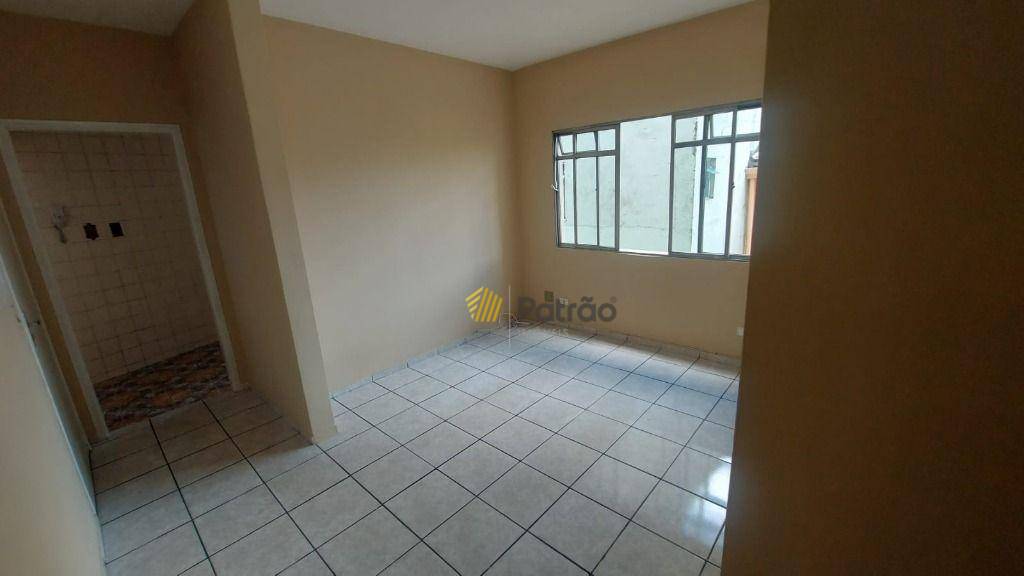 Apartamento à venda com 3 quartos, 68m² - Foto 2