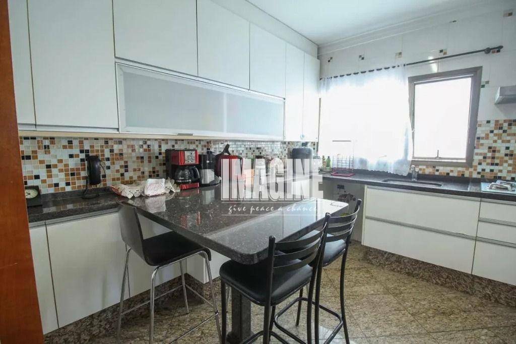 Apartamento à venda com 3 quartos, 135m² - Foto 10