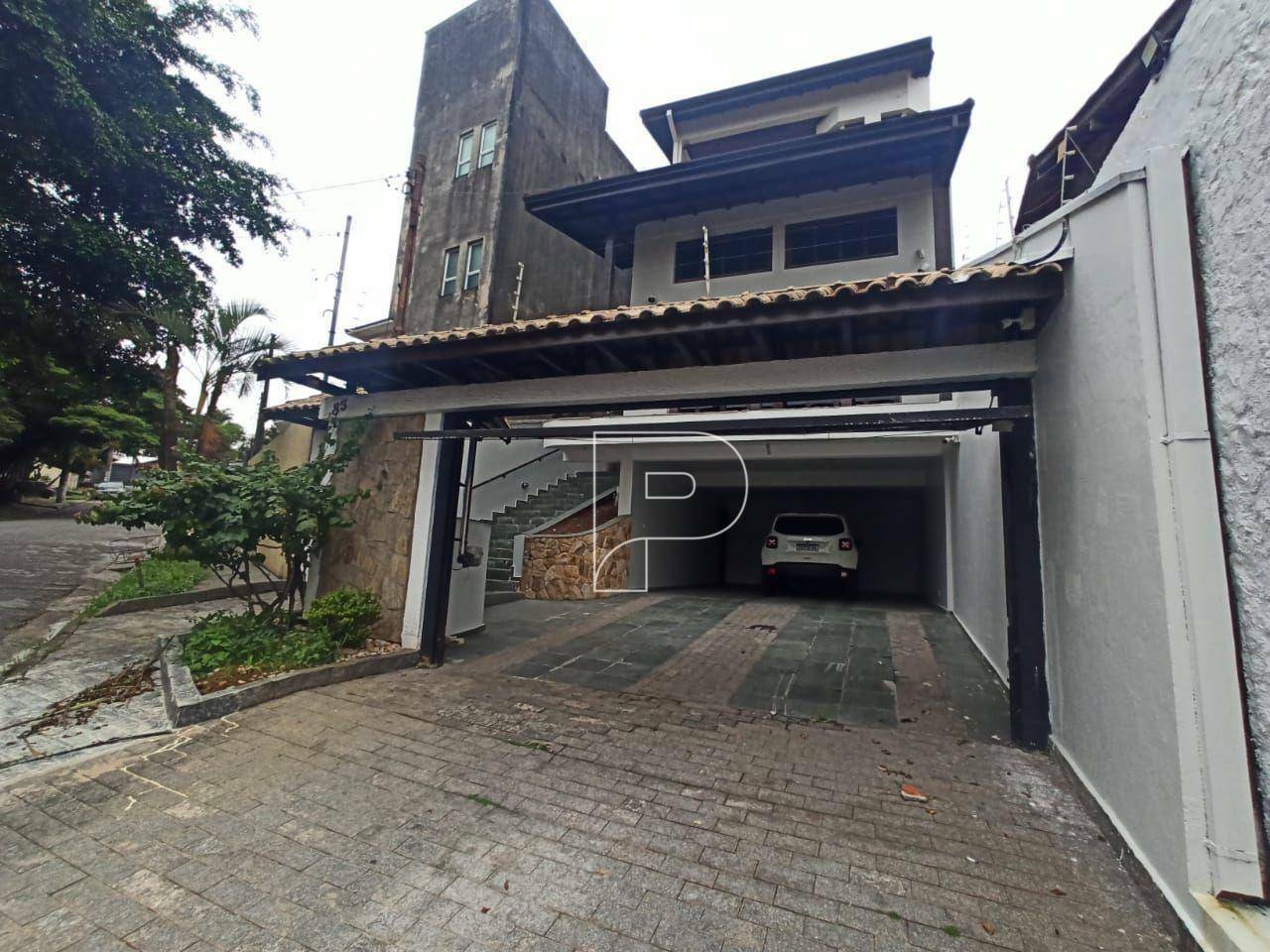 Casa à venda com 4 quartos, 236m² - Foto 1