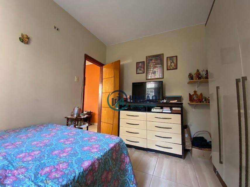 Casa à venda com 4 quartos, 240m² - Foto 24