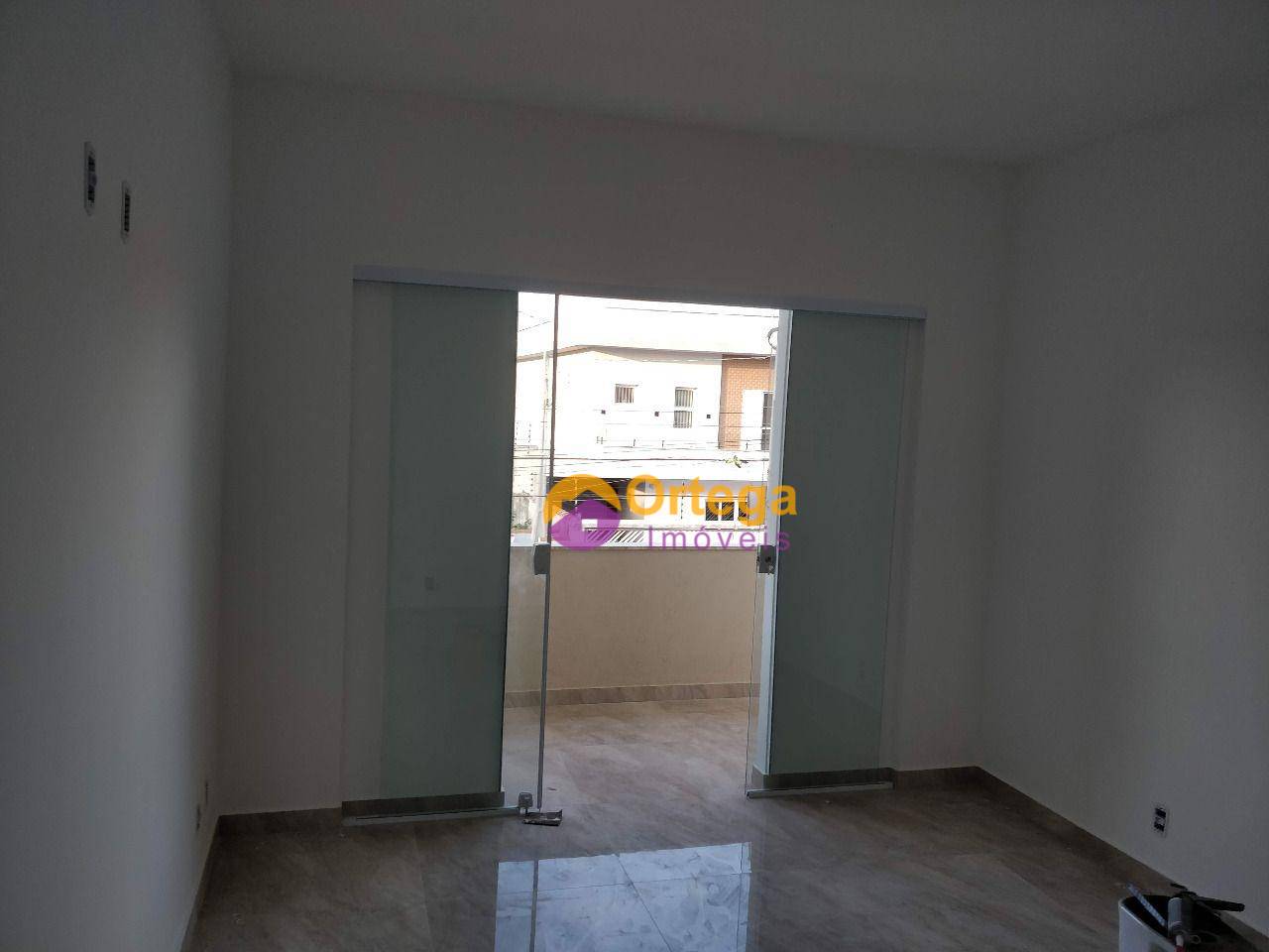 Sobrado à venda com 4 quartos, 180m² - Foto 2