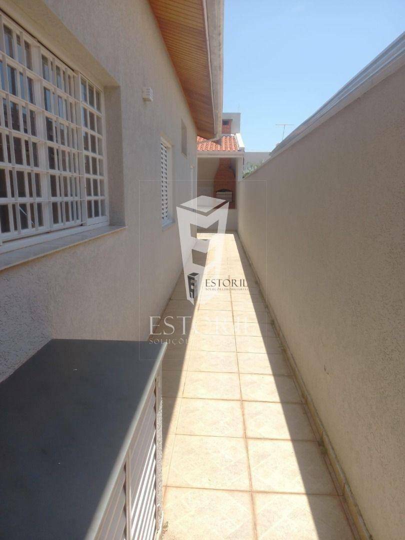 Casa à venda com 3 quartos, 308M2 - Foto 1