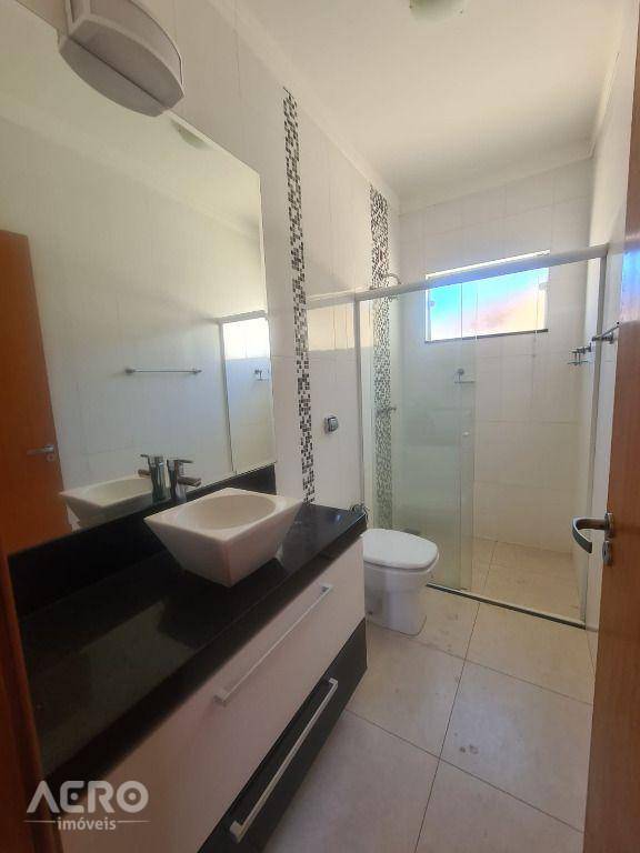 Casa à venda com 3 quartos, 230m² - Foto 10