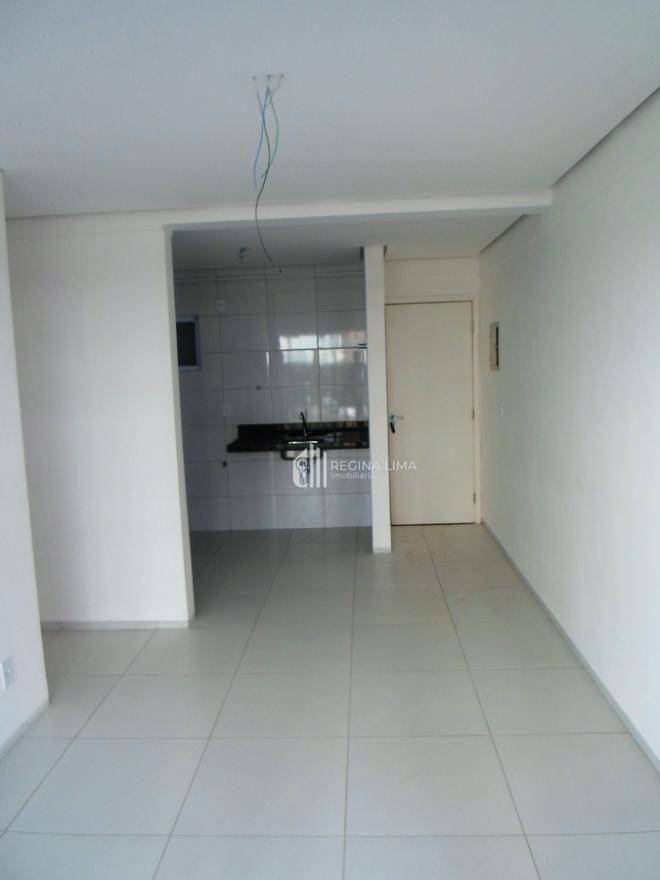 Apartamento à venda com 2 quartos, 56m² - Foto 3