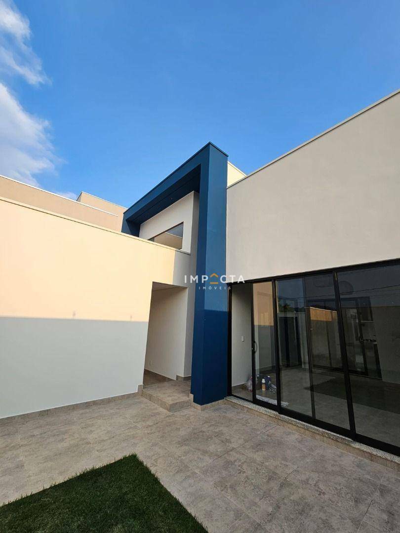 Casa à venda com 3 quartos, 197m² - Foto 1