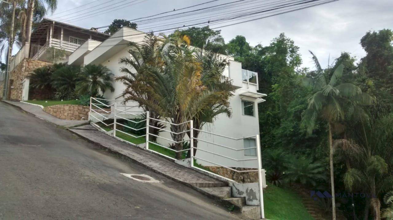 Casa à venda com 3 quartos, 300m² - Foto 3