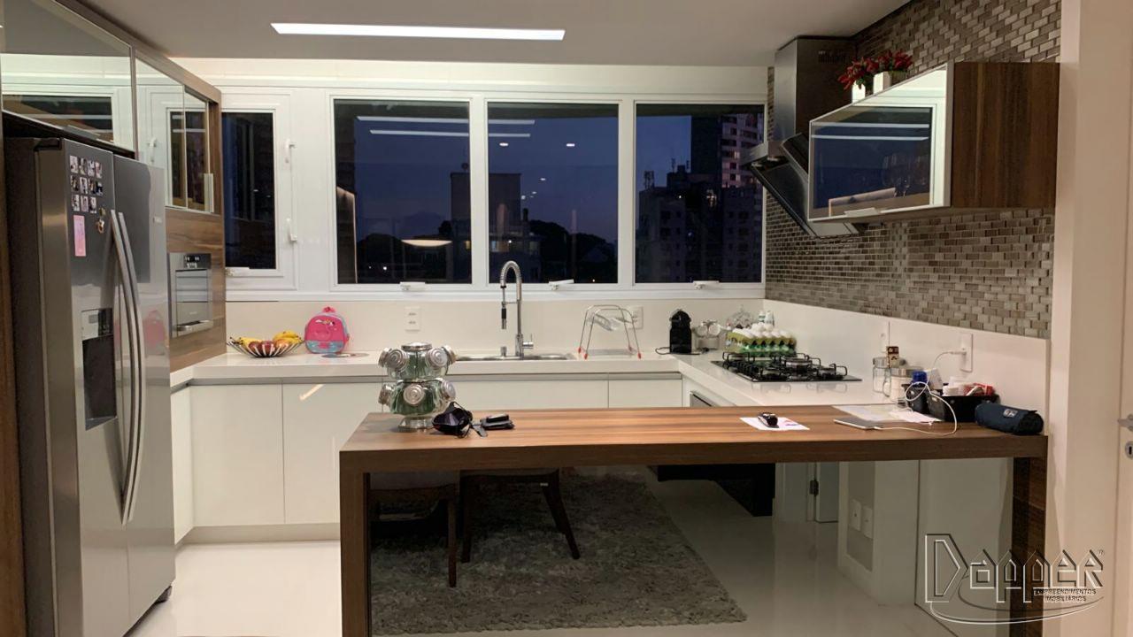 Apartamento à venda com 3 quartos, 159m² - Foto 5