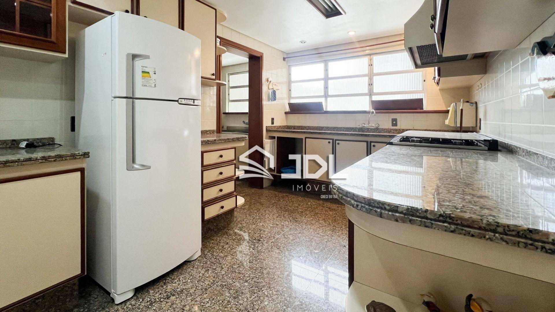 Apartamento à venda com 3 quartos, 257m² - Foto 12