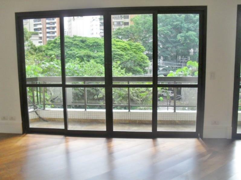 Apartamento à venda com 3 quartos, 210m² - Foto 2