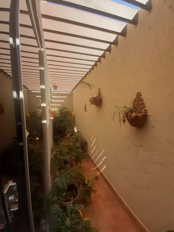 Casa à venda com 2 quartos, 60m² - Foto 11