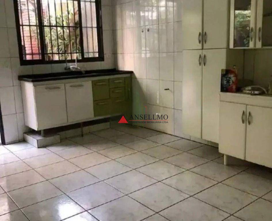 Casa para alugar com 4 quartos, 326m² - Foto 6