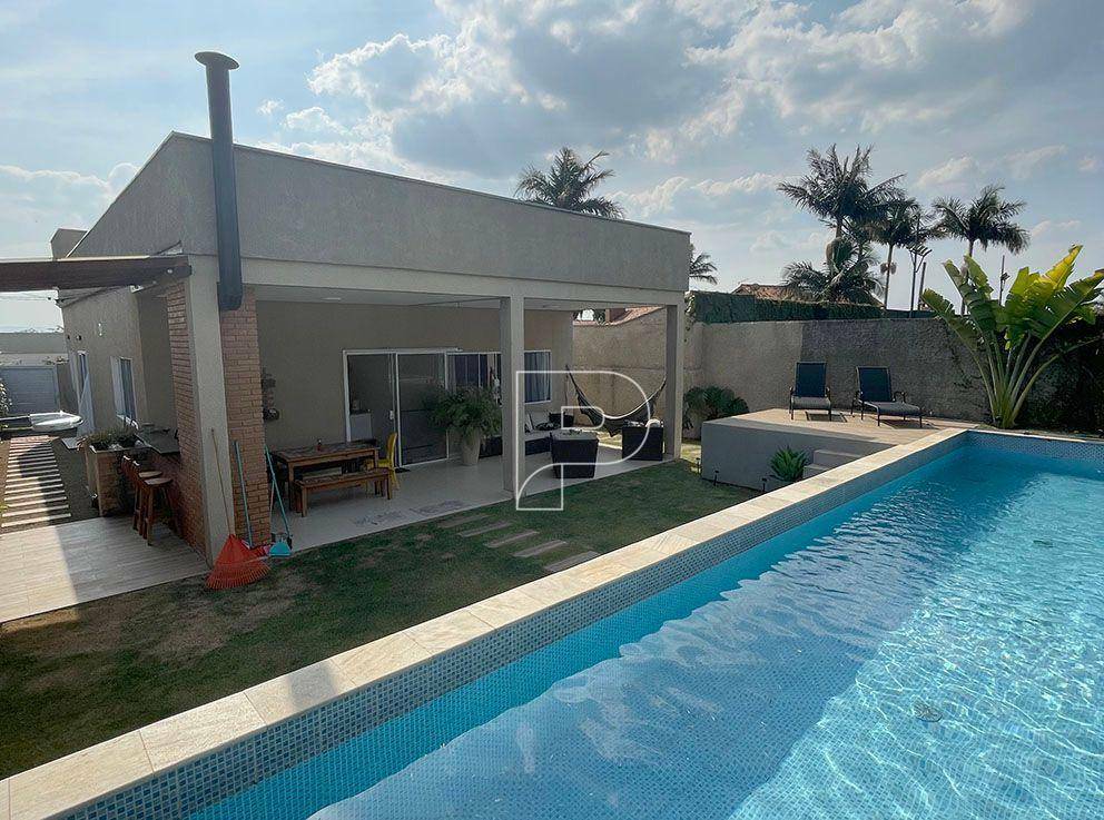 Casa de Condomínio à venda com 3 quartos, 188m² - Foto 2