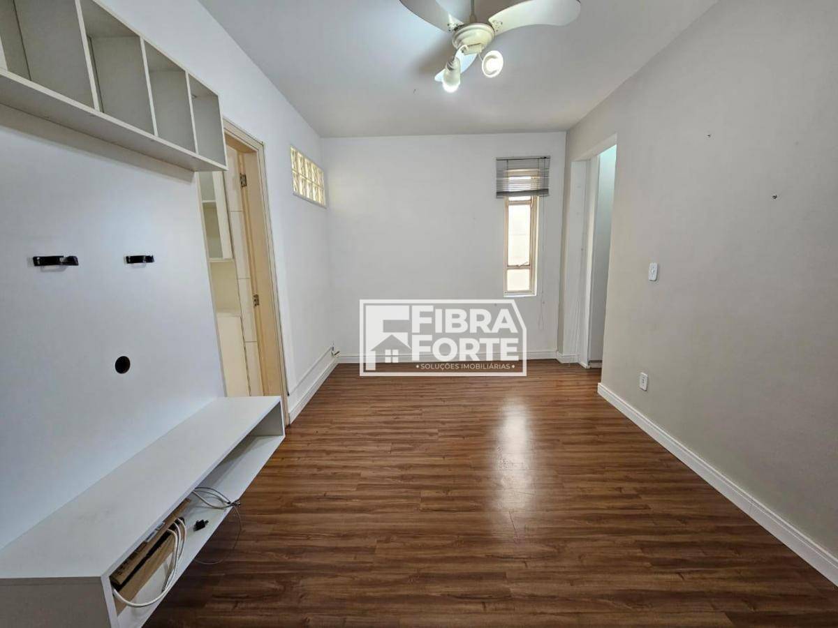 Apartamento à venda com 1 quarto, 40m² - Foto 2