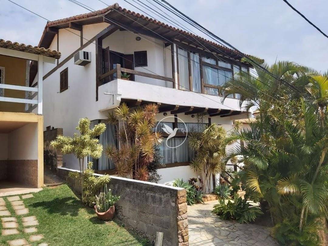 Casa de Condomínio à venda com 3 quartos, 202m² - Foto 2