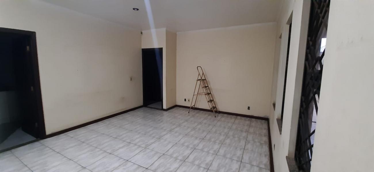 Casa à venda com 3 quartos, 250m² - Foto 7