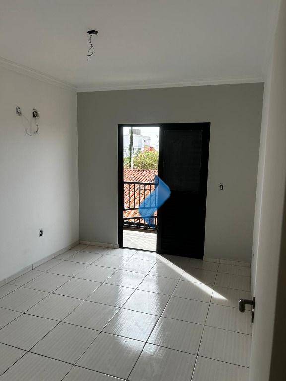 Casa à venda com 3 quartos, 175m² - Foto 4