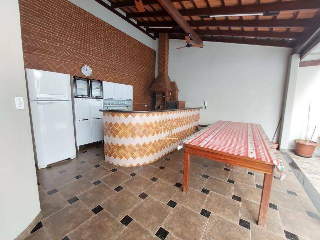 Casa à venda com 3 quartos, 295m² - Foto 5