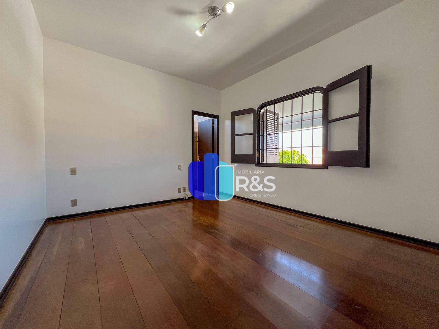 Casa à venda com 3 quartos, 230m² - Foto 24