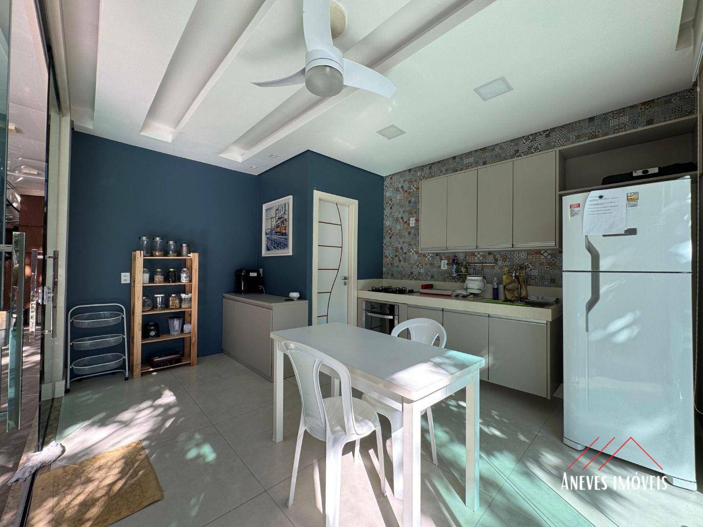 Casa de Condomínio à venda com 6 quartos, 390m² - Foto 30
