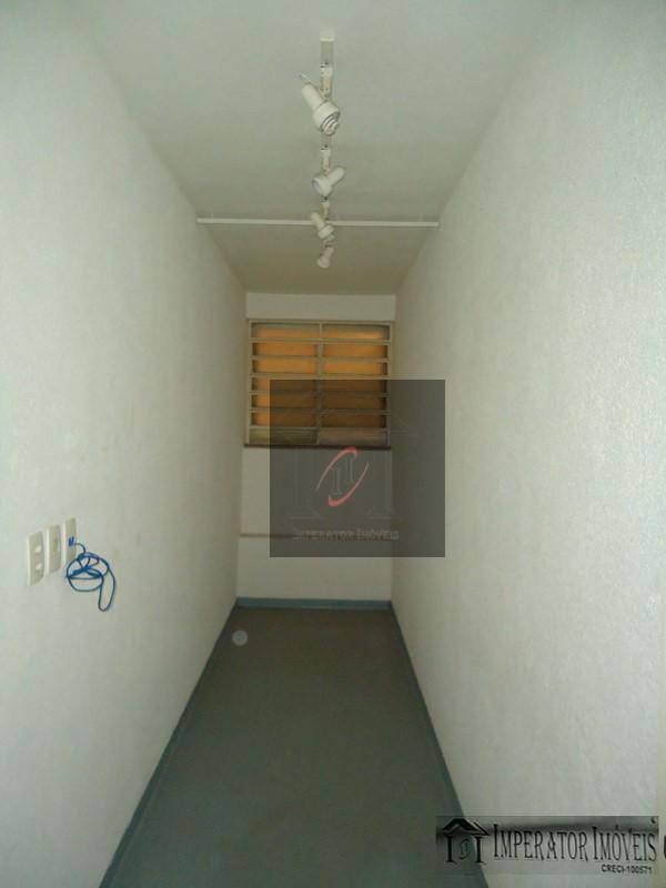 Casa para alugar com 4 quartos, 200m² - Foto 15