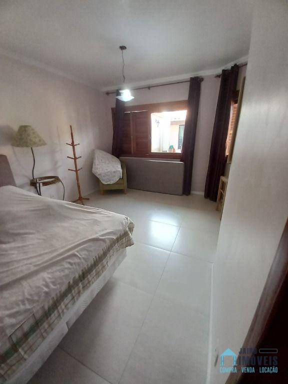 Casa à venda com 3 quartos, 200m² - Foto 25